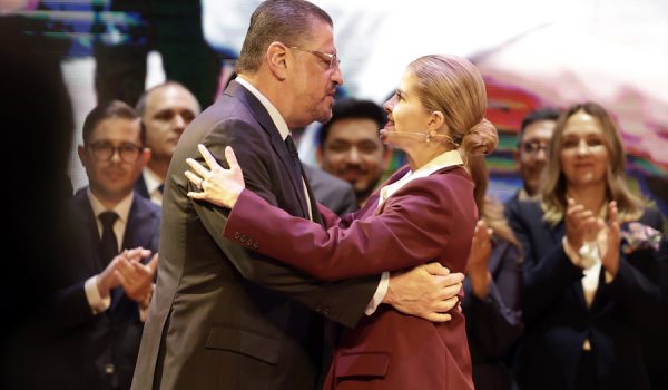 Rodrigo Chaves seguirá como ministro en el nuevo gobierno de Costa Rica