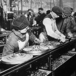 Por qué Henry Ford creó la semana laboral de 5 días hace 100 años y cómo la medida impactó al mundo