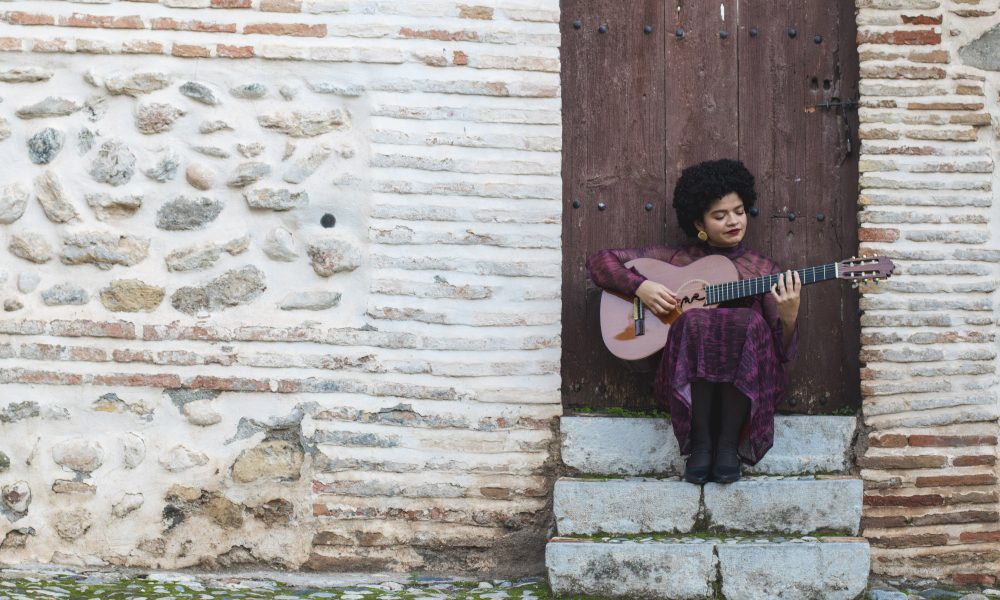 Artista nicaragüense Ceshia Ubau compuso una canción para una película en Netflix. Foto: Cortesía