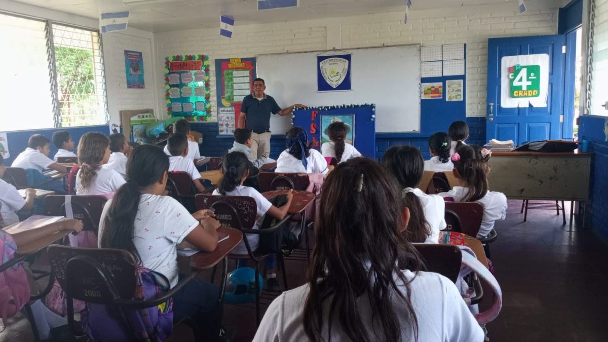 Proselitismo político a favor del FSLN en las aulas de clase de Rivas. Foto: Tomada de redes sociales del Mined.