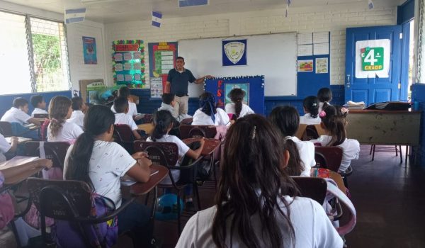 Proselitismo político a favor del FSLN en las aulas de clase de Rivas. Foto: Tomada de redes sociales del Mined.