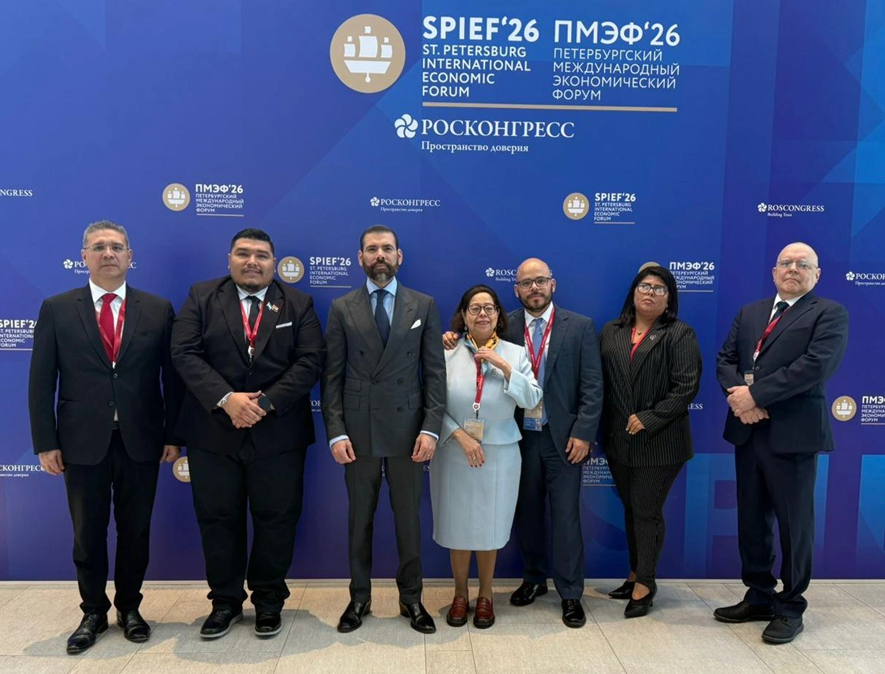 Delegación nicaragüense que asistió al Foro Económico de San Petersburgo 2026