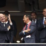 Infantino en jet privado, símbolo de los excesos de la FIFA