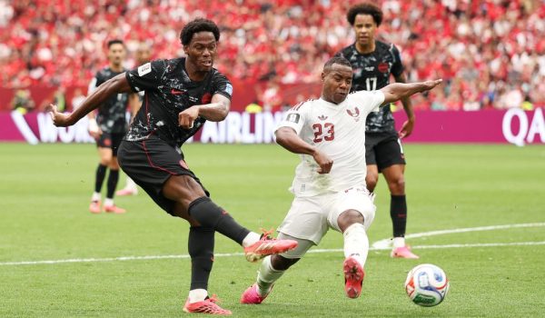 Jonathan David anota un triplete ante Qatar. LA PRENSA/ AFP