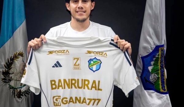 Jonathan Moncada llega al Comunicaciones con el Fantasam Figueroa.
