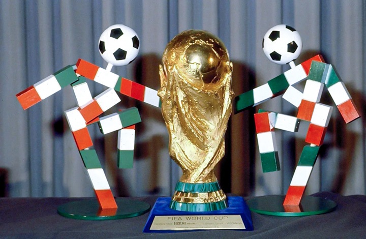 Ciao fue la mascota de Italia 1990. Su nombre proviene del saludo informal italiano. El diseño presentaba un cuerpo de cubos con un balón de fútbol por cabeza, sin ojos, oídos, nariz ni boca. LA PRENSA / ARCHIVO REDES