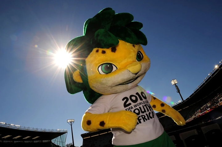 El leopardo Zakumi fue la mascota sensación de Sudáfrica 2010. Su nombre une las siglas del país ("ZA") y el término "kumi", que significa diez en varias lenguas africanas. El personaje tuvo gran aceptación en el público infantil. LA PRENSA / AFP