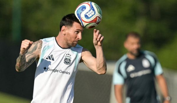 Lionel Messi celebra su cumpleaños 39 entrenando con sus compañeros