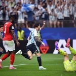 Doblete de Messi clasifica a Argentina a la siguiente etapa de la Copa Mundial