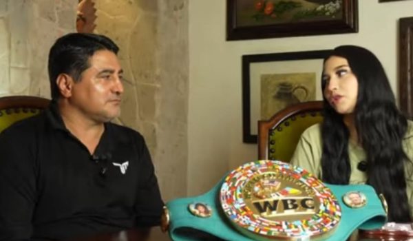 Campeona mundial mexicana no reconoce a su entrevistador… y era Erik “Terrible” Morales