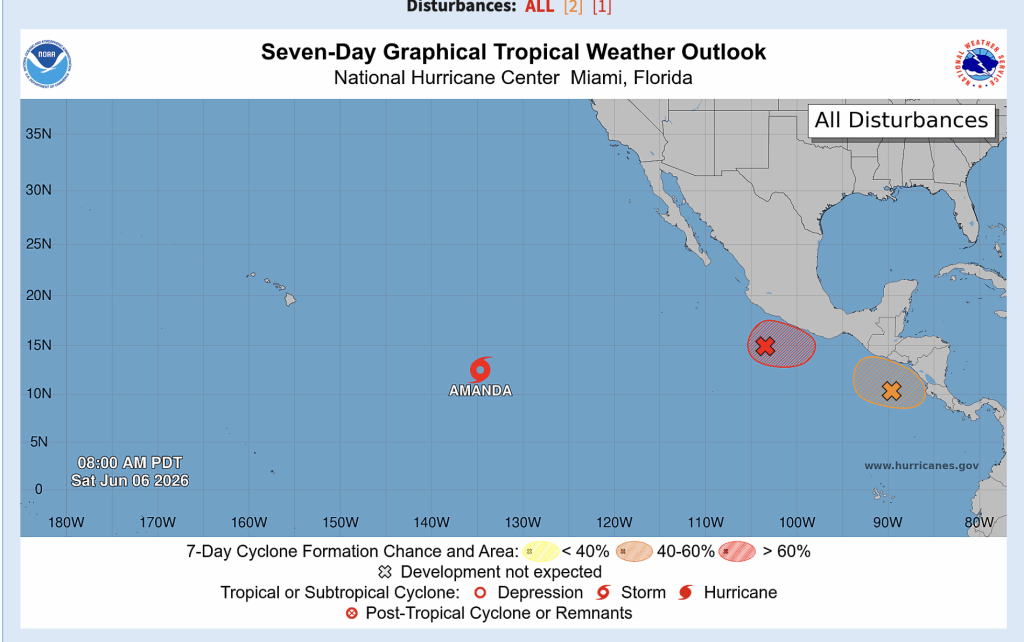 A la derecha, de color naranja el sistema de baja presión con 60 por ciento de probabilidad ubicado en las costas de Centroamérica. NHC