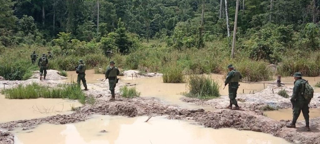 Policía de Fronteras desplegada en el cerro Crucitas