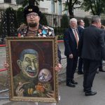 Asesinan a un caricaturista ruso disidente en Polonia