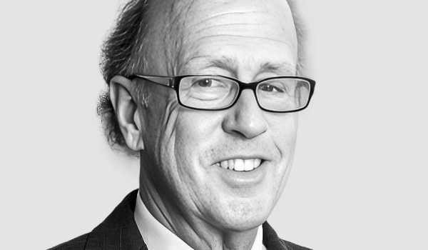 Stephen S. Roach, es profesor de la Universidad de Yale y expresidente de Morgan Stanley Asia, es autor de Unbalanced: The Codependency of America and China (Yale University Press, 2014) y Accidental Conflict: America, China, and the Clash of False Narratives (Yale University Press, 2022).