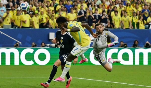 Genialidades de Vinícius Júnior meten a Brasil en la siguiente ronda del Mundial