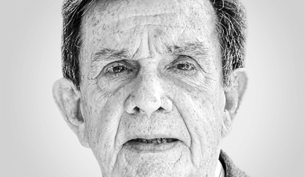Virgilio Ávila Vivas es venezolano, fue gobernador del estado nueva Esparta (Margarita) y de Caracas. Fue ministro del interior en el gobierno de Carlos Andrés en el 92, cuando Hugo Chávez dio el golpe de Estado.