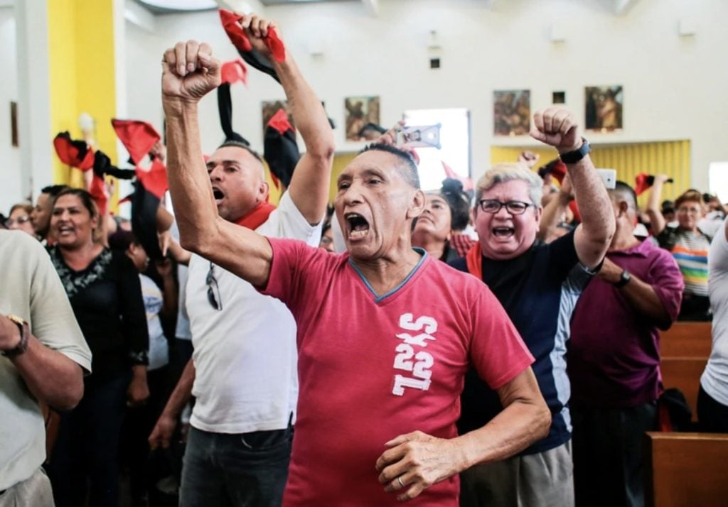 El 3 de marzo de 2020 una turba sandinista profanó la misa de cuerpo presente del poeta Cardenal.