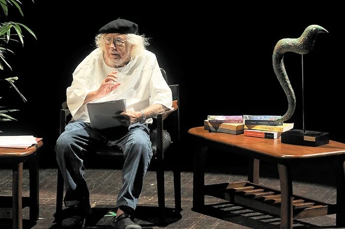 El poeta y sacerdote Ernesto Cardenal se declaró perseguido político de la dictadura.