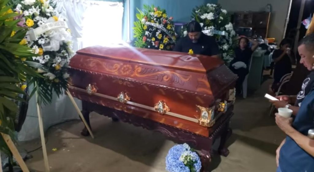 Vela de Alfonso Rubén Díaz González, de 44 años, quien murió en un accidente en Carretera Vieja a León. Foto: Endad/Facebook.