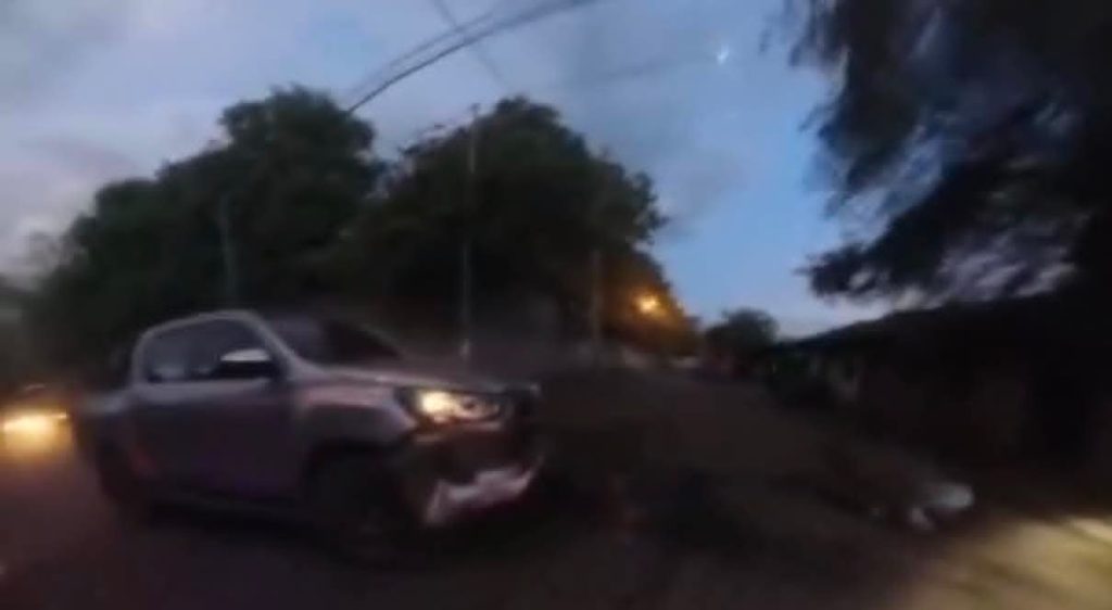 Camioneta circulada por provocar dos accidentes en Chinandega. Foto: Torre Informativa/Facebook.
