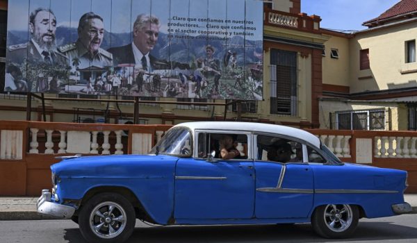 Estados Unidos califica reformas anunciadas por Cuba como «señales de humo»