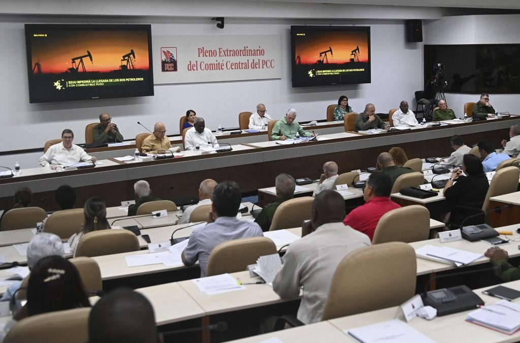 Imágenes del pleno extraordinario del Comité Central del Partido Comunista de Cuba, reunido el miércoles. Presidencia Cubana/ AFP