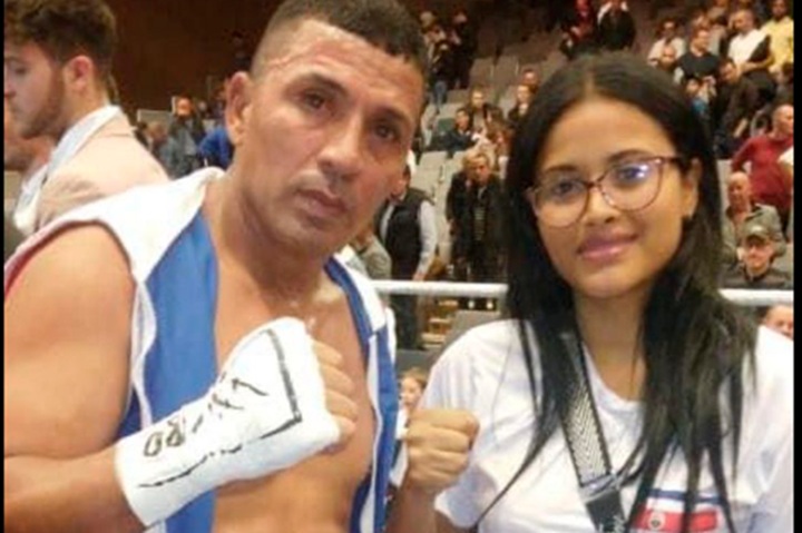 Con su padre, el exboxeador Enrique Díaz. LA PRENSA/ CORTESÍA/ EQUIPO DE PRENSA DE GIPZY "EL ÁNGEL" DÍAZ