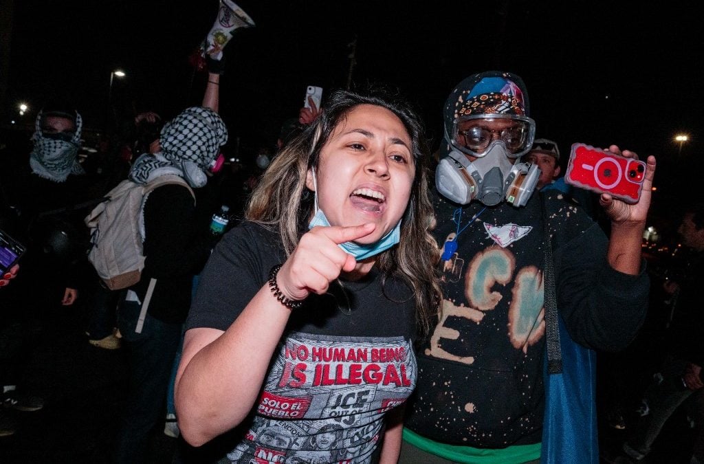 Grupos de ciudadanos protestan en contra de las políticas migratorias antinmigrantes de ICE frente al centro de detención Delaney Hall en Newark, New Jersey, EE. UU. Adam Gray / GETTY IMAGES NORTH AMERICA / Getty Images via AFP