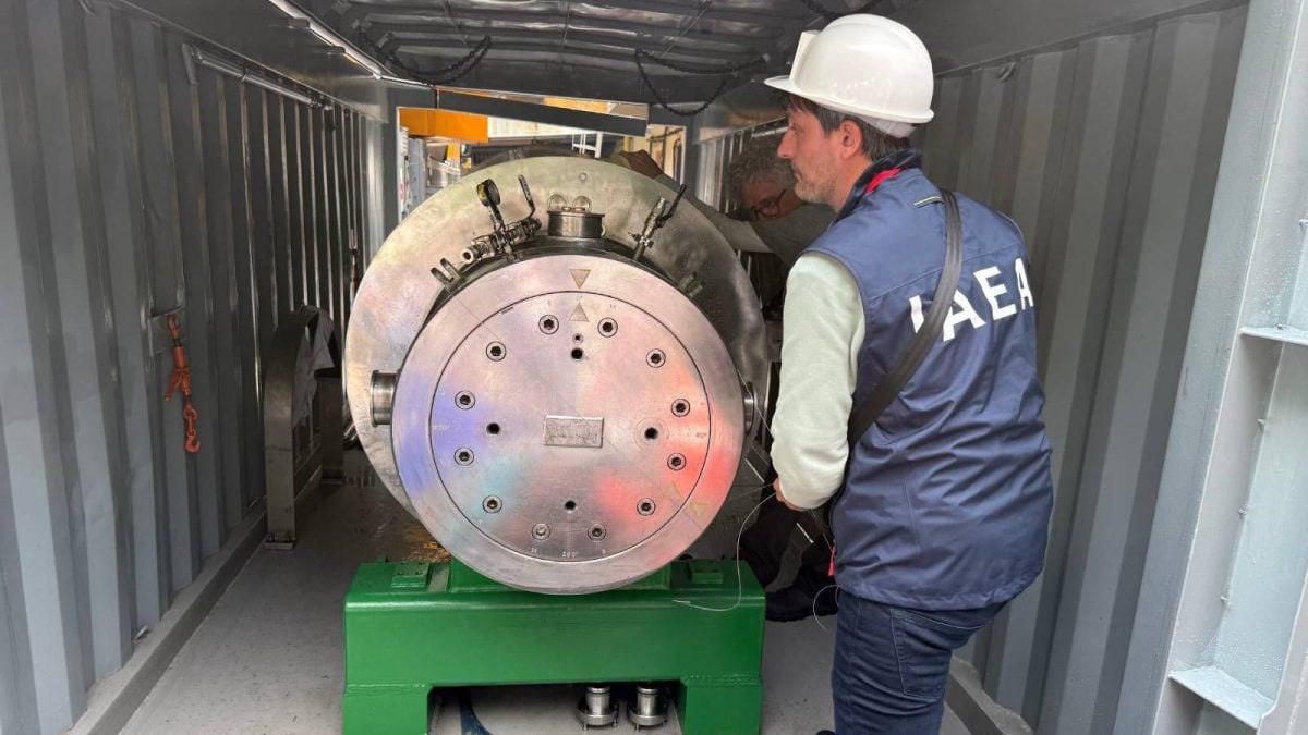 El Organismo Internacional de Energía Atómica ofreció entrenamiento y supervisó las medidas de seguridad para el traslado del uranio. BBC