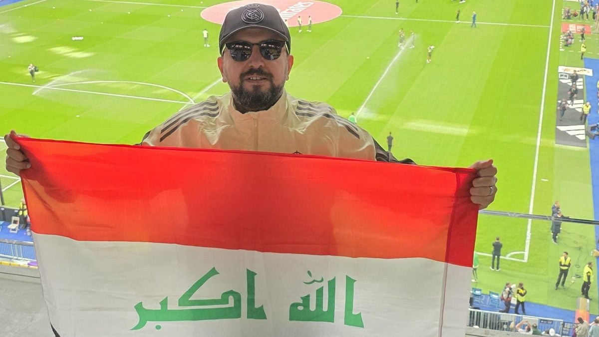 El aficionado iraquí Abdulla Adnan no ha podido conseguir un visado para viajar a EE.UU. y ver jugar a su selección. Foto: BBC Mundo