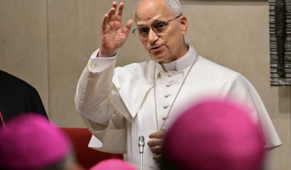 El papa condena en España la «plaga» de abusos sexuales en la Iglesia católica