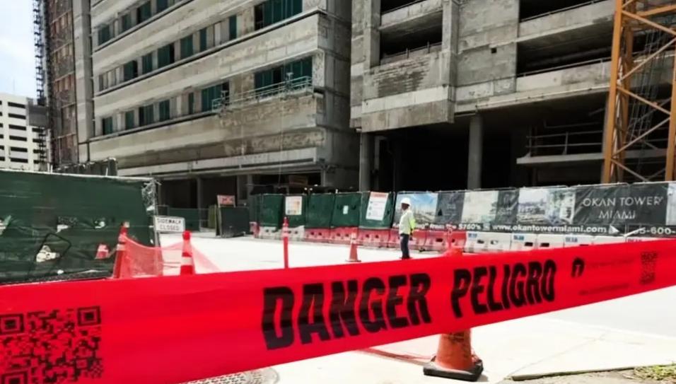 Edificio donde murió la nicaragüense María Fernanda González García, de 25 años, tras sufrir accidnete laboral en Miami, Estados Unidos. Foto: Univisión Miami/Facebook.