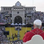 En una vigilia de oración, el papa León XIV llama a sociedades a actuar ante los feminicidios
