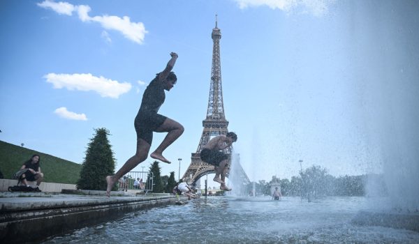 Ola de calor se extiende y hospitales se saturan en Europa