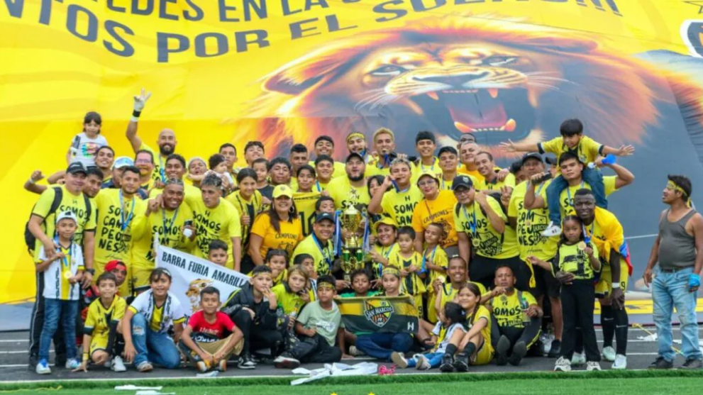 Equipo y directivos del San Marcos F.C. tras la victoria contra el Matiguas F.C., que les permitió avanzar a la Liga Primera de Nicaragua. Foto: Tomada de medios oficialistas.