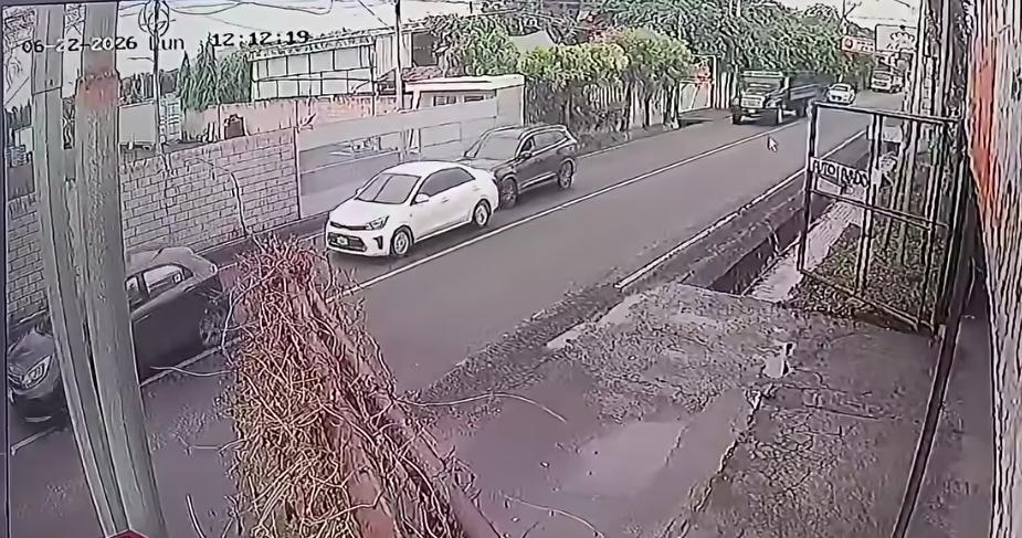 Tres vehículos protagonizan accidente de tránsito en Veracruz, Nindirí. Foto: Video La Primerísima/Facebook.