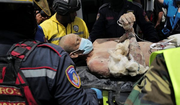 Falta de comida y techo agobia a los supervivientes de los terremotos de Venezuela