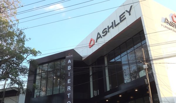 La estadounidense Ashley Furniture llegó a Nicaragua con inversión del Grupo Khatib