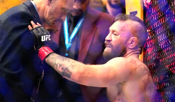 Max Holloway se vengó al derrotar a un lesionado Conor McGregor en 69 segundos