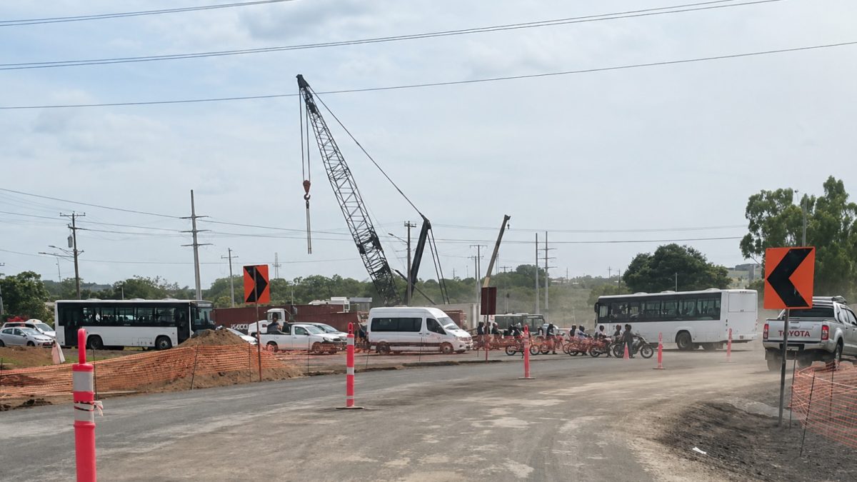 Desvíos en el sector de Enel Central en el tramo dos de la Pista Héroes y Mártires de la Insurrección. Foto: CORTESÍA.