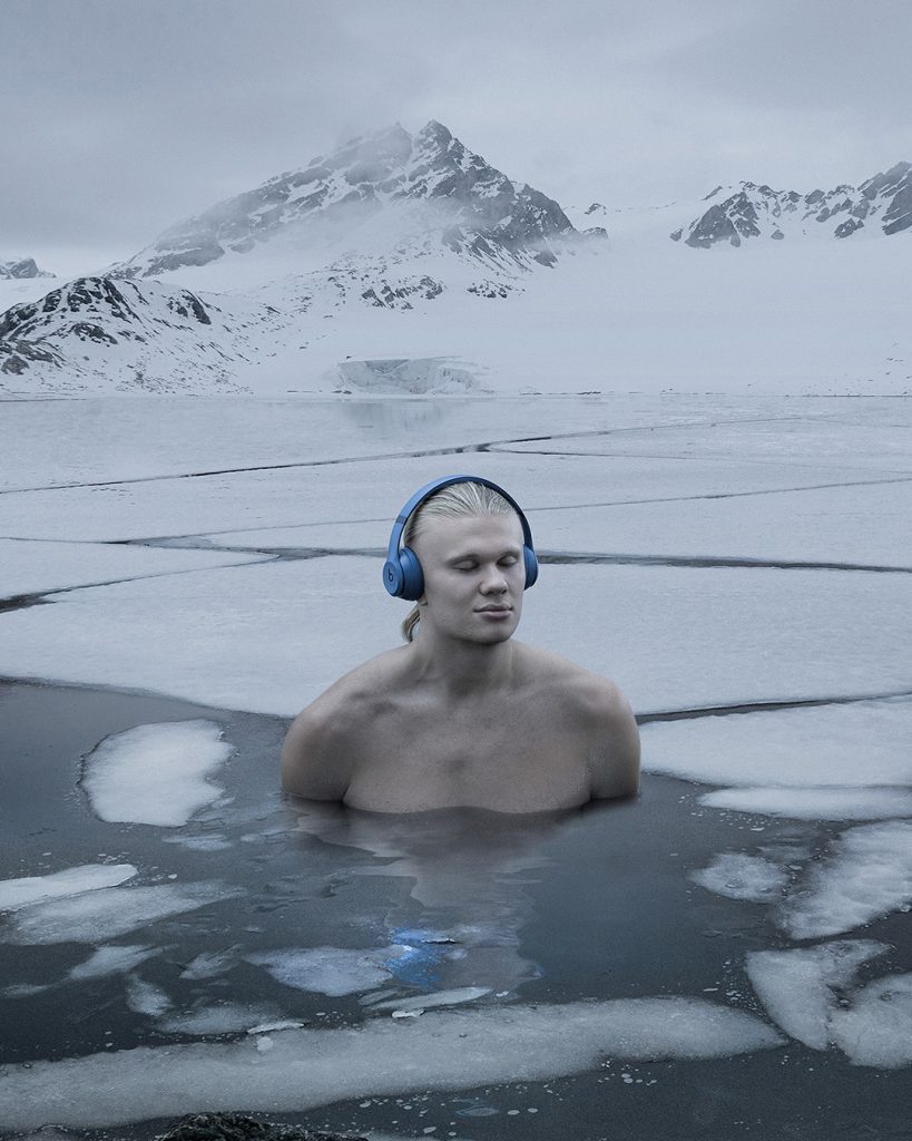 Durante el rodaje de un anuncio de auriculares en los paisajes de Noruega. El jugador genera unos 20 millones de dólares al año gracias a la publicidad, patrocinios y campañas comerciales. LA PRENSA / ARCHIVO REDES