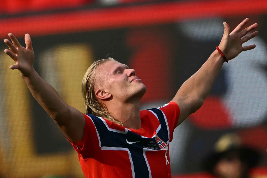 El atacante noruego Erling Braut Haaland celebra su anotación contra Brasil en los octavos de final del Mundial 2026, disputados el 5 de julio en el estadio Nueva York en Nueva Jersey. LA PRENSA / MAURO PIMENTEL / AFP