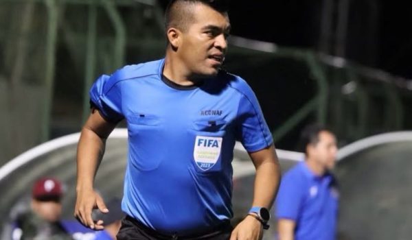 Henri Pupiro, el árbitro nicaragüense en la Copa Mundial
