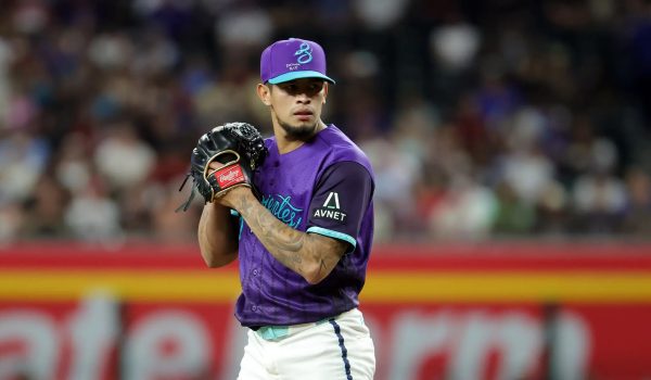 Jonathan Loáisiga en medio de una magnífica temporada con Arizona.