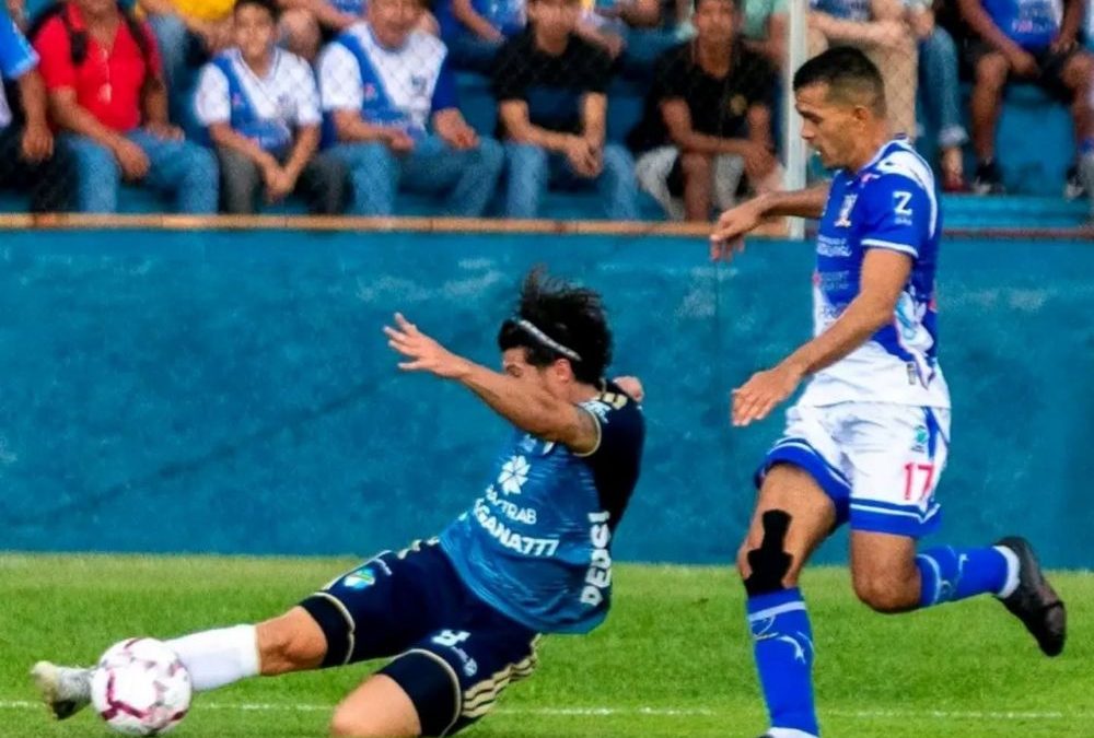 Jonathan Moncada debuta con el Comunicaciones de Guatemala