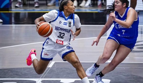 Nicaragua vence a El Salvador y saborea su primer éxito en el Centrobasket femenino