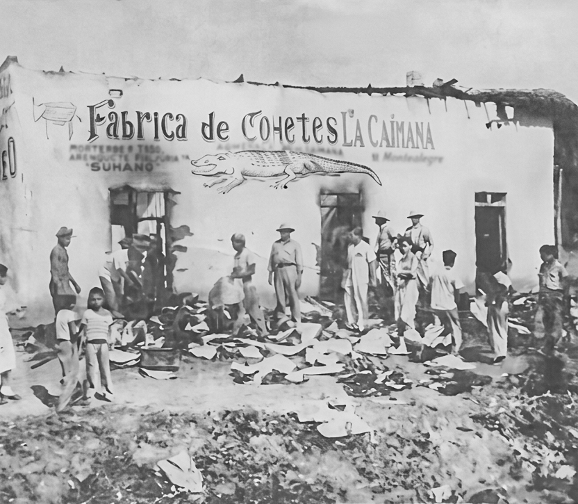 Recorte del diario La Prensa del jueves 21 de enero de 1954, cuando anunció el tercer incendio en la fábrica de pirotecnia La Caimana. En total, el negocio sufrió seis siniestros de los que Carmen logró resurgir. LA PRENSA / ARCHIVO