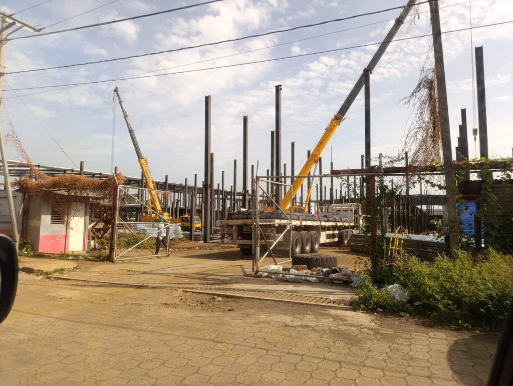 Parte de la maquinaria usada en la construcción. Foto: Cortesía