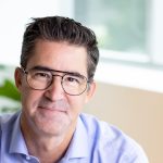 Innovación debe llegar de manera oportuna a pacientes, afirma la farmacéutica Roche Pharma