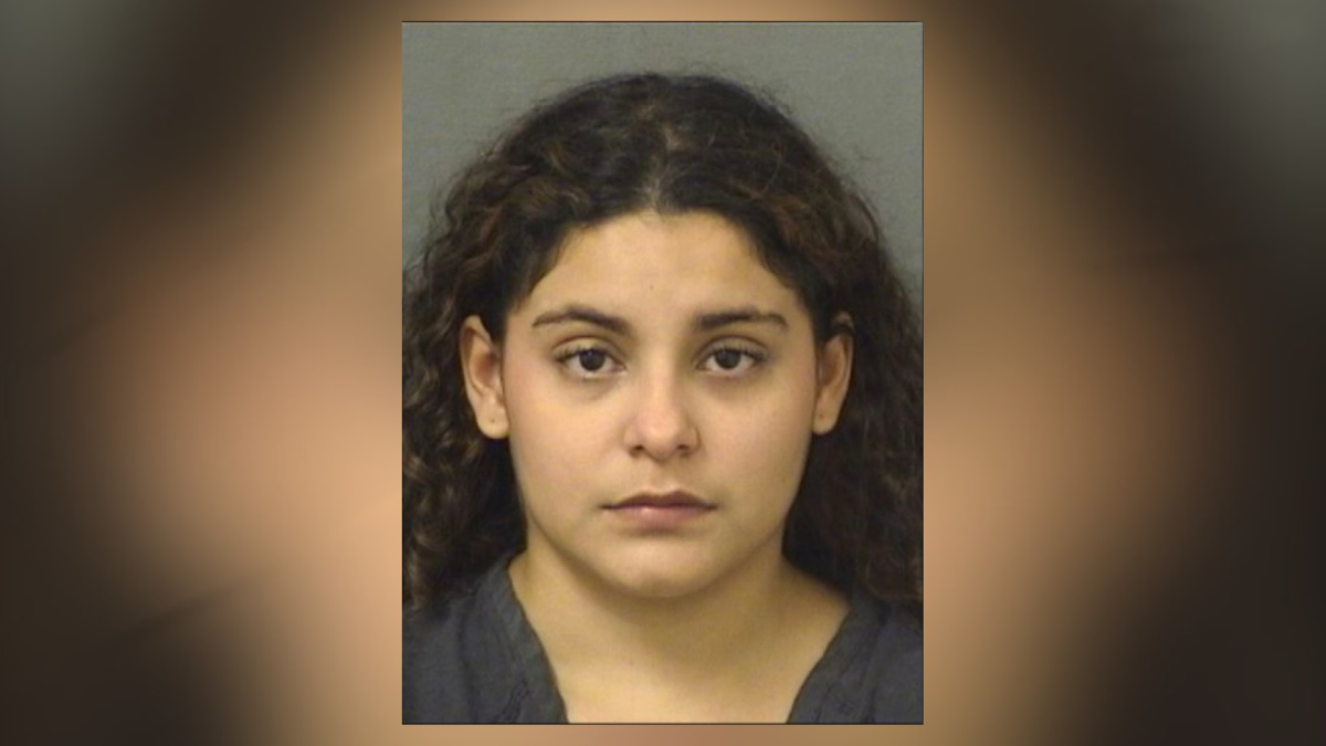 La nicaragüense Polanco Balladares fue acusada de fraude organizado contra tiendas Target en Palm Beach, Florida. Foto: PBC Jail.
